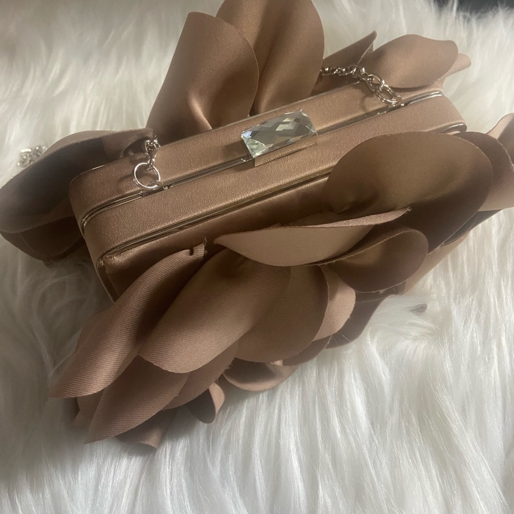 Sondra Roberts Tan Floral Clutch - Picture 3 of 10